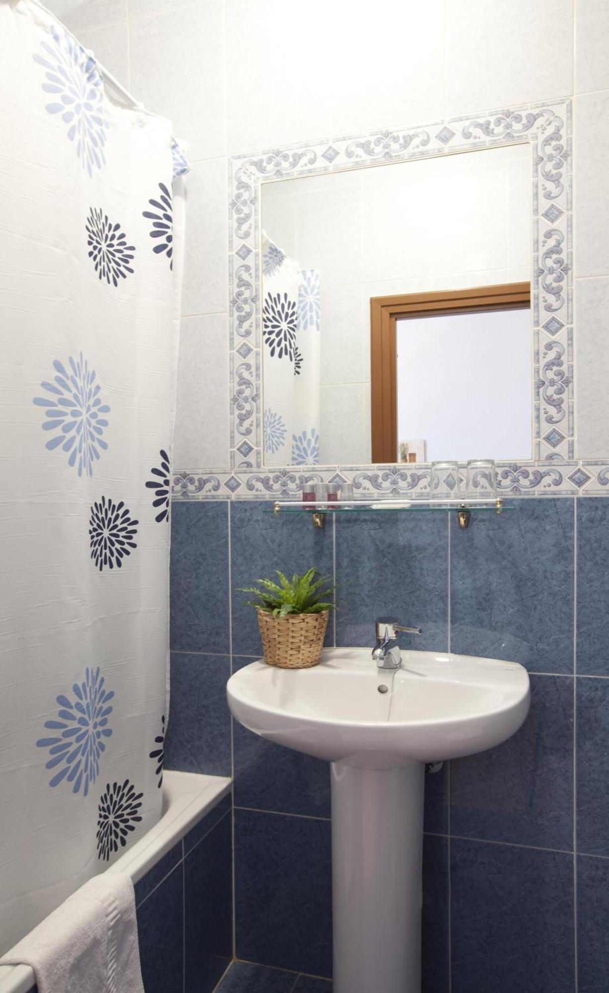 Twin Room,1226841191:JPEG